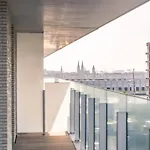 Casiola - Modern New With Pool Access And Parking *