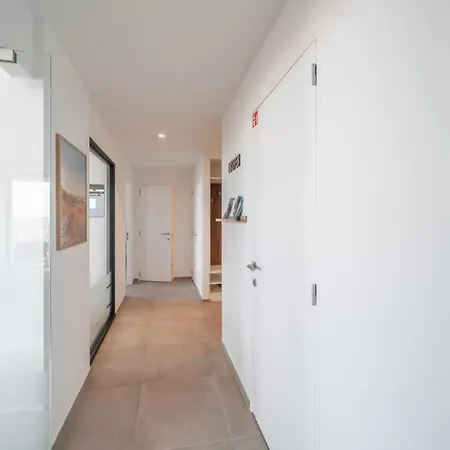 Huswell - Modern New With Pool Access And Parking * Ostend