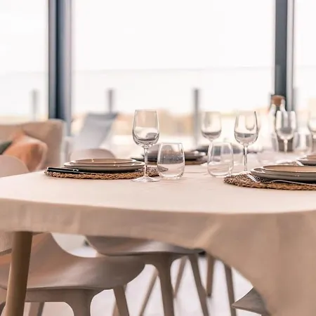 Huswell - Modern New With Pool Access And Parking Apartment Ostend