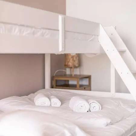 Appartement Casiola - Modern New With Pool Access And Parking