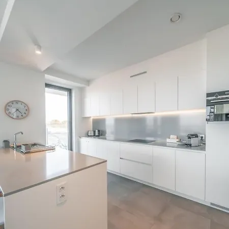 Lejlighed Casiola - Modern New With Pool Access And Parking *