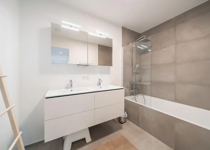 Appartement Casiola - Modern New With Pool Access And Parking *