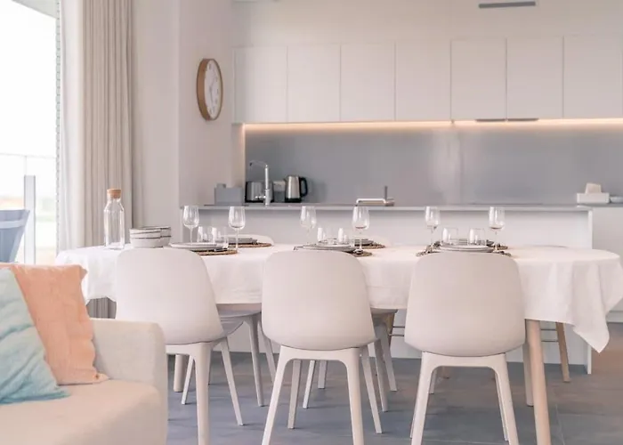 Apartment Casiola - Modern New With Pool Access And Parking