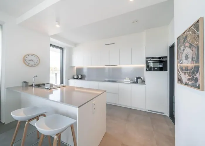 Appartement Casiola - Modern New With Pool Access And Parking