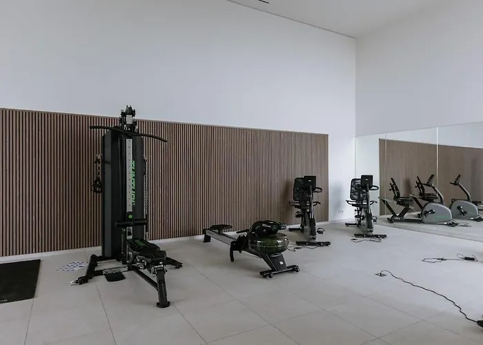 Casiola - Modern New With Pool Access And Parking Appartement *