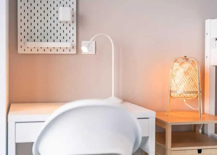 Casiola - Modern New With Pool Access And Parking