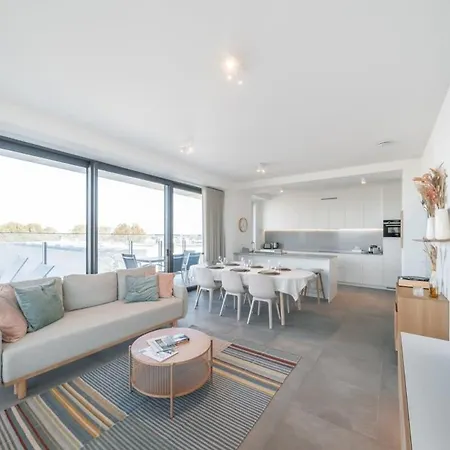 Casiola - Modern New With Pool Access And Parking 아파트 오스텐드