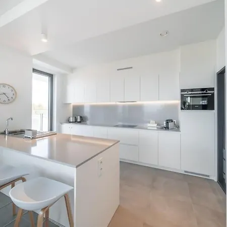 דירה Casiola - Modern New With Pool Access And Parking