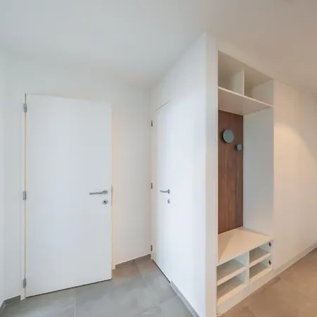 Casiola - Modern New With Pool Access And Parking אוסטנדה
